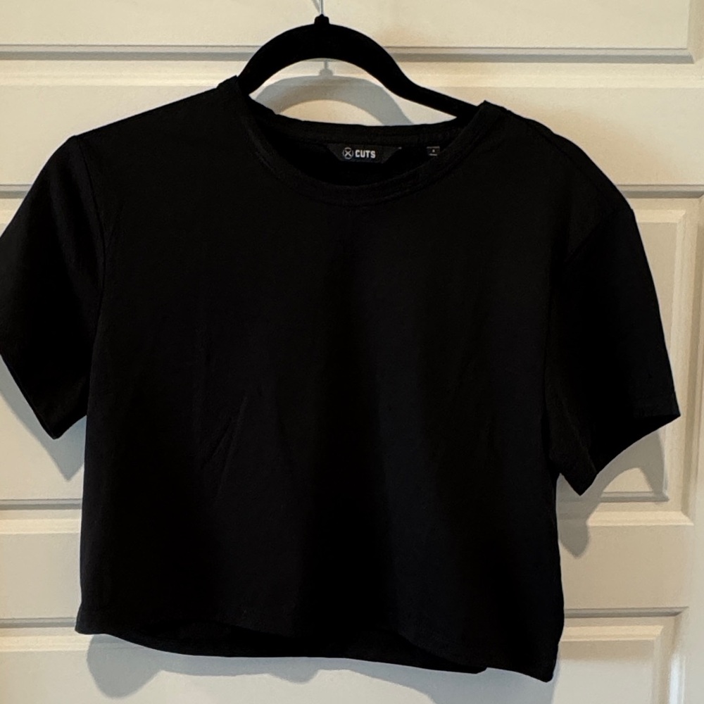 CUTS cropped tee